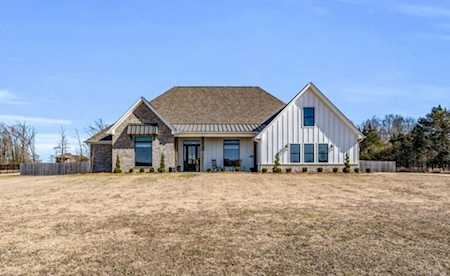 820 Prairie Waters Drive Columbus, MS 39701