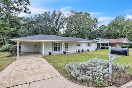 2307 Maple Dr Starkville, MS 39759
