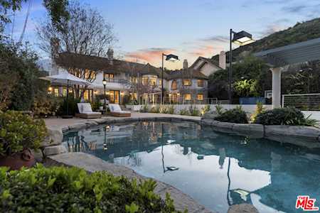 20315 Howard Ct Woodland Hills, CA 91364