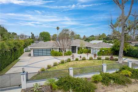 22637 Erwin St Woodland Hills, CA 91367