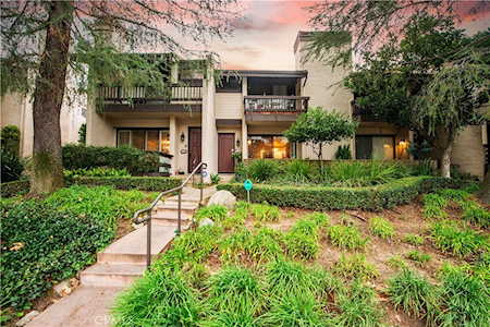 5711 Owensmouth #107 Woodland Hills, CA 91367