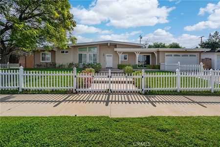 23000 Brenford Street Woodland Hills, CA 91364