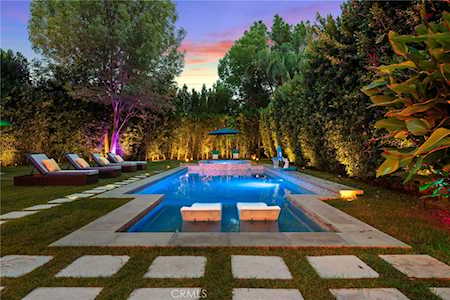 22900 Hatteras Ave Woodland Hills, CA 91367