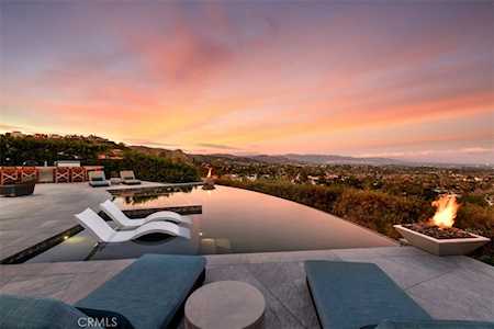 6100 Maury Ave Woodland Hills, CA 91367