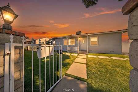 8100 Bellaire Ave North Hollywood, CA 91605