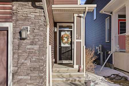 54 Crestbrook Dr SW Calgary, AB T3B 5X7