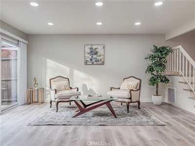 12302 Runnymede St #4 North Hollywood, CA 91605