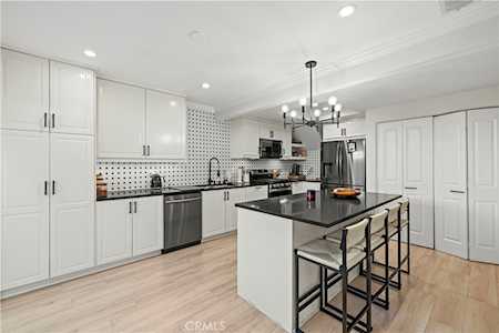 8601 Sunland #37 Sun Valley, CA 91352