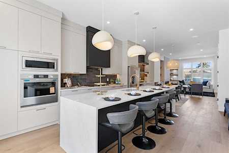2419 26 St SW Calgary, AB T3E2A6