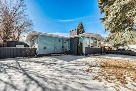 8043 Elbow Dr SW Calgary, AB T2V 1K5