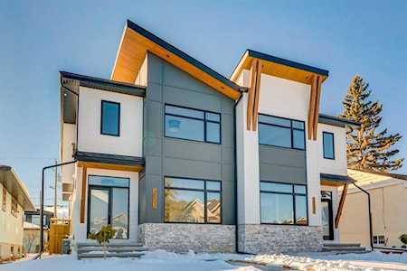 2233 35 St SW Calgary, AB T3E 2X7
