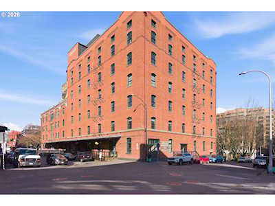 Chown Pella loft in Portland, OR