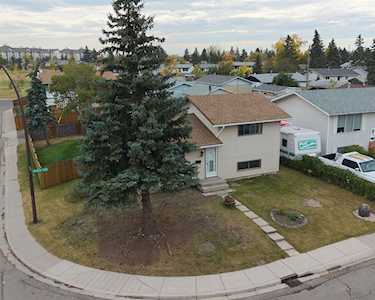 1176 Penrith Crescent SE Calgary, AB T2A 2H9