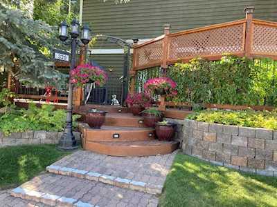 320 Midpark Gardens SE Calgary, AB T2X 1T3