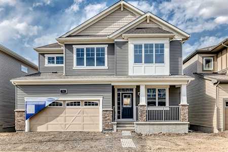 72 Carringwood Rise NW Calgary, AB T3P 0R8