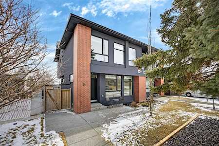 54 Heston St NW Calgary, AB T2K 2C1