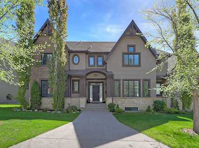 14 Rosetree Rd NW Calgary, AB T2K 1M6