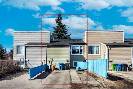 1209 52A St SE Calgary, AB T2A1V2