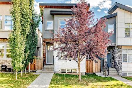 2234 28 St SW Calgary, AB T3E2H6