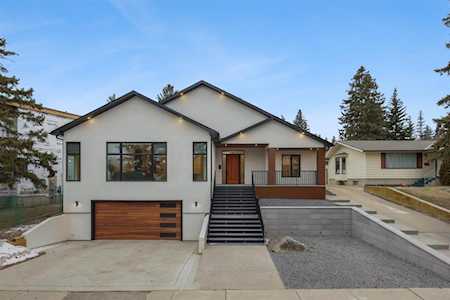 30 Roselawn Crescent NW Calgary, AB T2K1K6