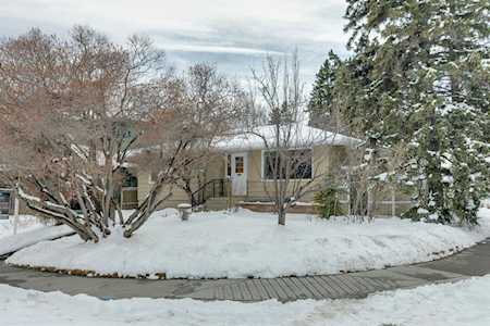 2363 23 St NW Calgary, AB T2M 3Y1