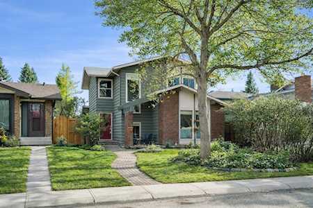 104 Midland Crescent SE Calgary, AB T2X 1P4