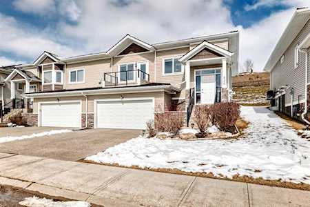 520 Rocky Vista Gardens NW Calgary, AB T3G 0B7
