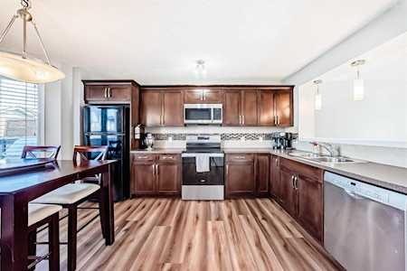 6 Elgin Meadows Gardens SE Calgary, AB T2Z 0M4