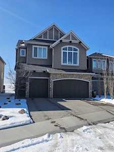 69 Rockyvale Green NW Calgary, AB T3G 0G4