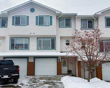 272 Rocky Ridge Ct NW Calgary, AB T3G 4S8