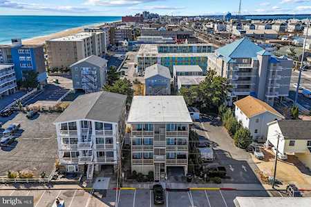 13 75th St #1W Ocean City, MD 21842