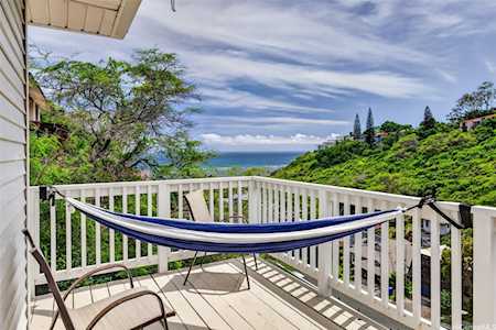 Waialae Iki | Neighborhood Information & Homes For Sale