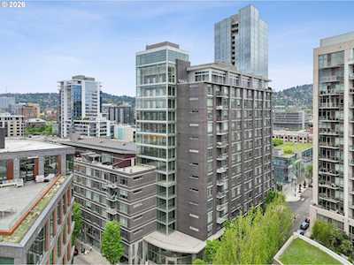 Pinnacle condo in Portland, OR