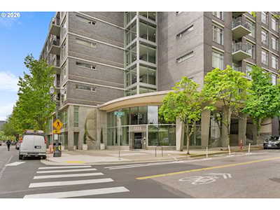 Pinnacle condo in Portland, OR