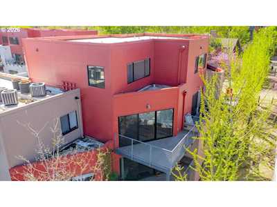 1 bed / 1 bath McCormick Pier condo