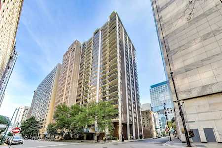 60611 Real Estate Chicago - 60611 Homes & Condos