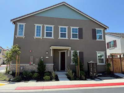 96 E Frost Dr Tracy, CA 95391