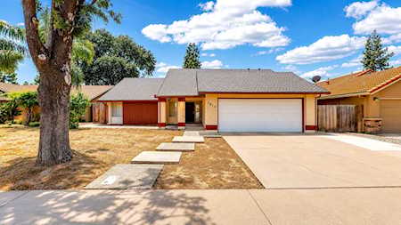 1812 Dorset Ln Modesto, CA 95355
