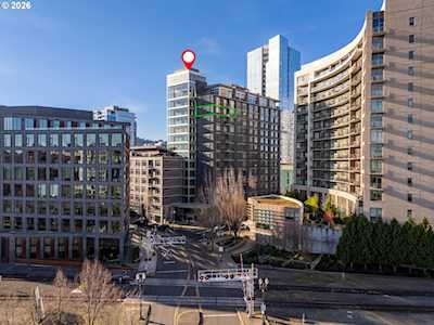 Pinnacle condo in Portland, OR