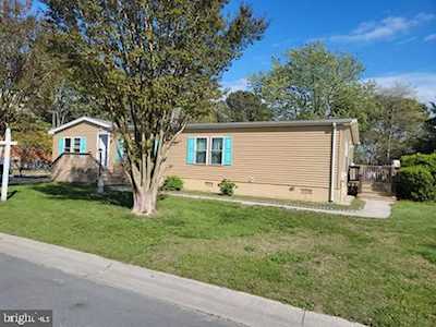 2 Coastal Dr Berlin, MD 21811