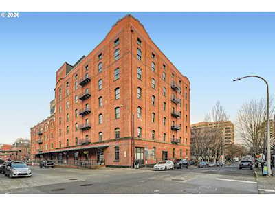 Chown Pella loft in Portland, OR