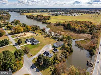 11212 Gum Point Rd Berlin, MD 21811