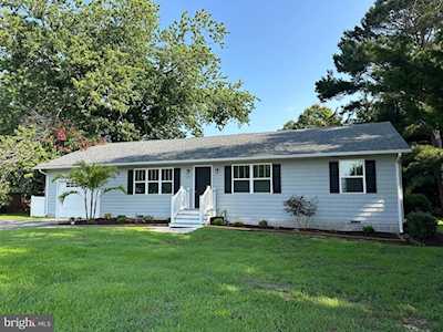 15 Lighthouse Rd Selbyville, DE 19975