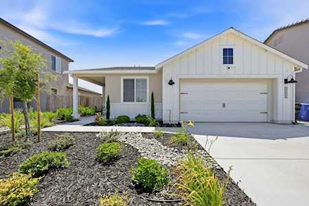 2249 Enchantment Dr Manteca, CA 95337
