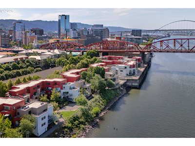 2 bed / 2 bath McCormick Pier condo