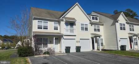 303 Schooner Ln #102 Berlin, MD 21811