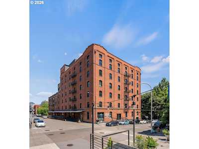 Chown Pella loft in Portland, OR