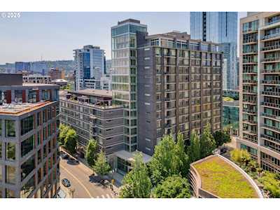 Pinnacle condo in Portland, OR
