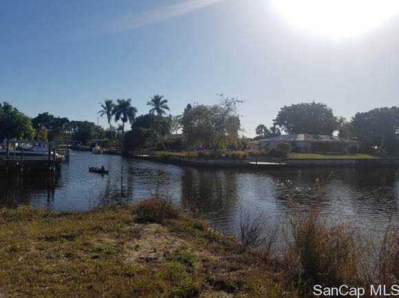 4409 N Canal Cir North Fort Myers, FL 33903