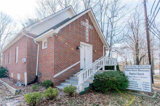 1308 Willow Rd Hendersonville, NC 28739 | MLS 3347875 Photo 1